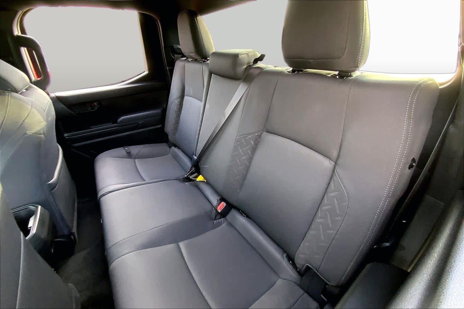 Used 2025 Toyota Tacoma SR AWD/4WD image 19