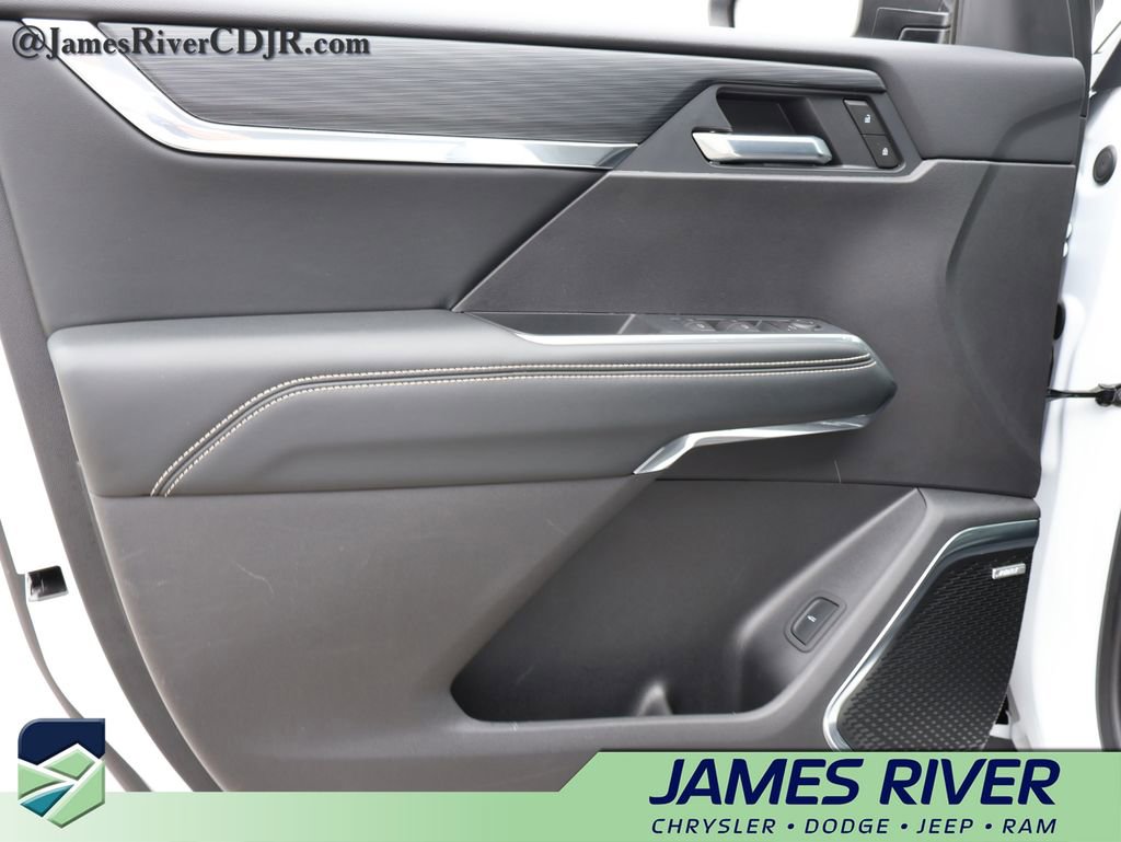 Used 2026 GMC Acadia Elevation w/ Elevation Premium Package AWD/4WD image 22