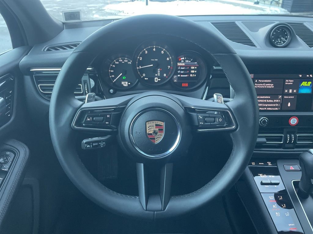 Certified 2025 Porsche Macan AWD/4WD image 26