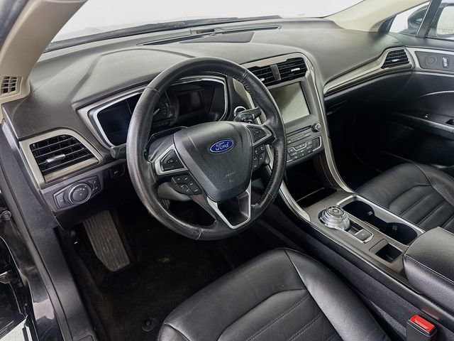 Used 2017 Ford Fusion SE w/ Equipment Group 202A image 21