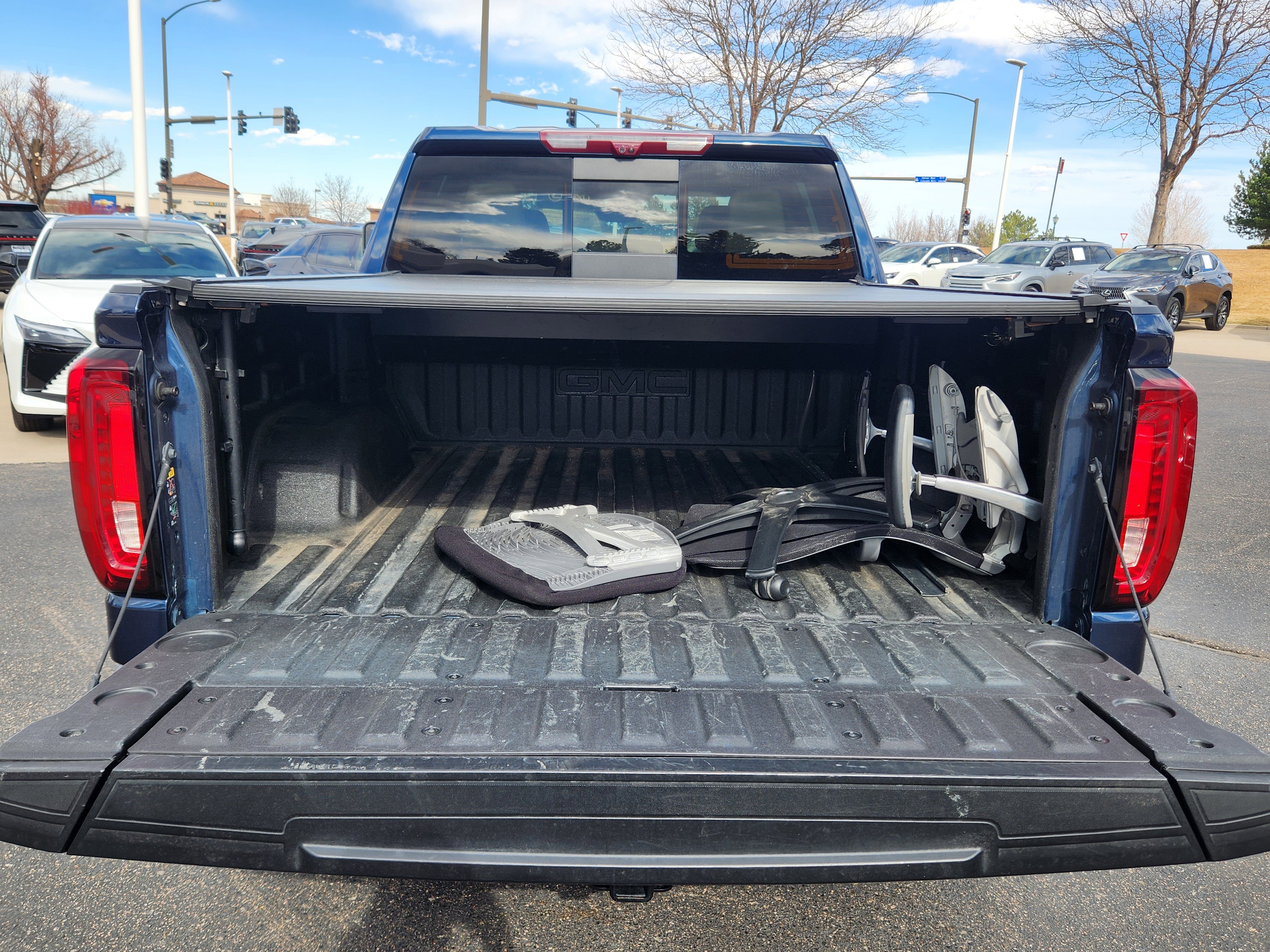 Used 2022 GMC Sierra 1500 SLT w/ Technology Package image 20