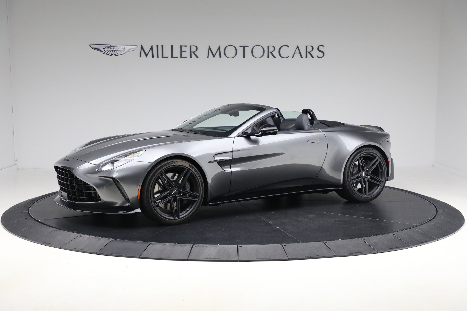 New 2026 Aston Martin V8 Vantage Roadster image 2