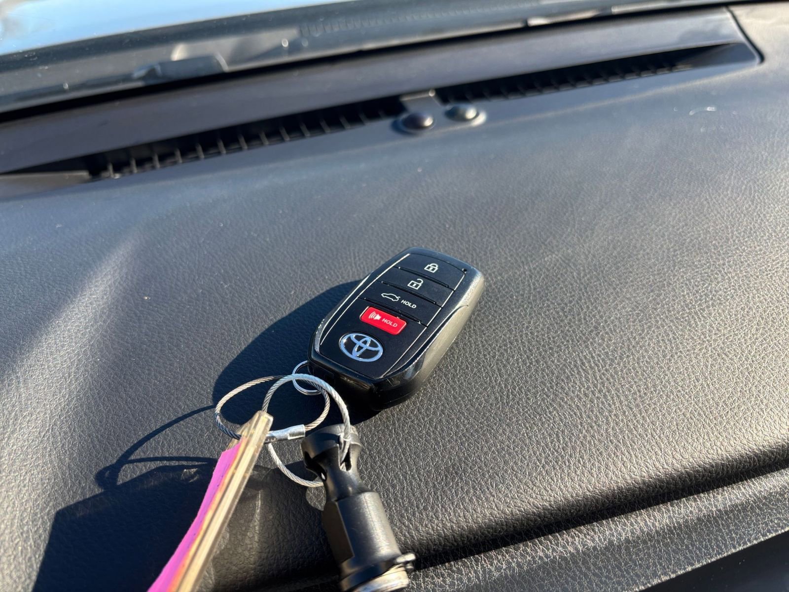 Used 2025 Toyota Camry LE image 21