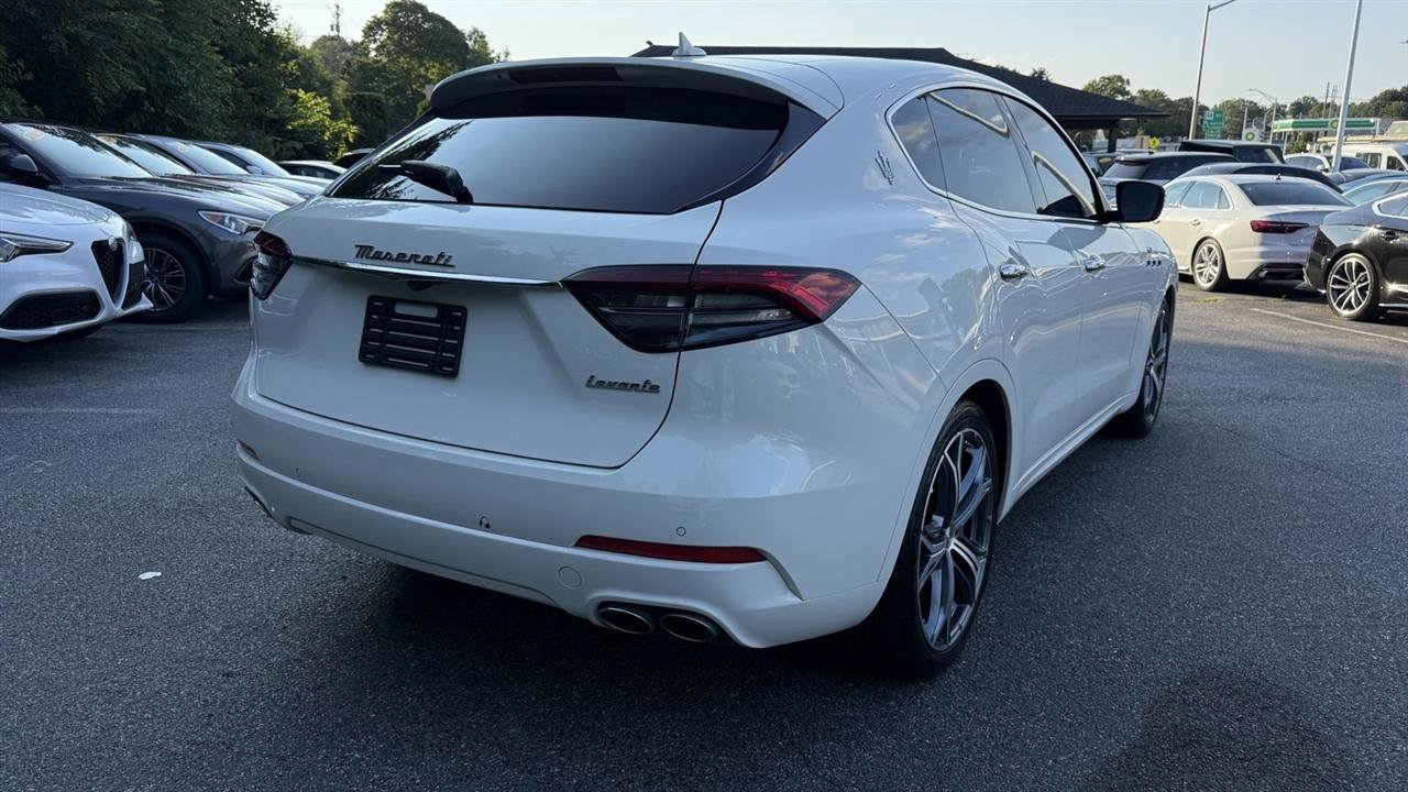 Used 2023 Maserati Levante GT AWD/4WD image 17