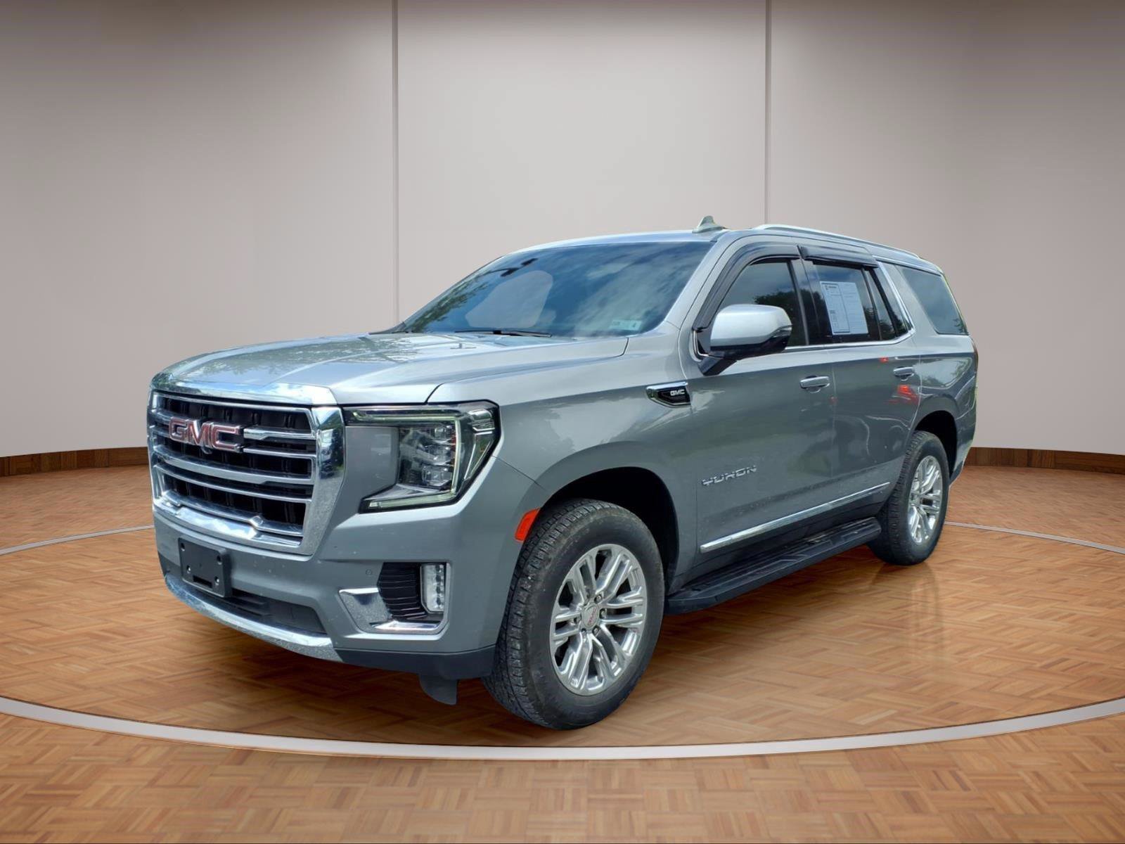 Used 2024 GMC Yukon SLT w/ SLT Luxury Package AWD/4WD image 3