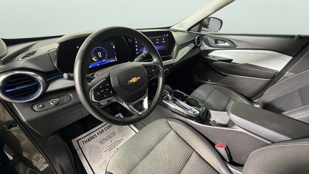Certified 2024 Chevrolet Trax LT w/ Driver Confidence Package FWD image 34