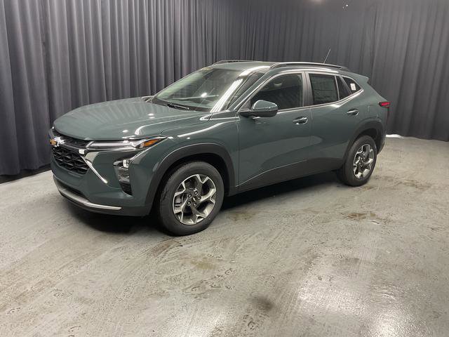 New 2026 Chevrolet Trax LT w/ Driver Confidence Package image 2