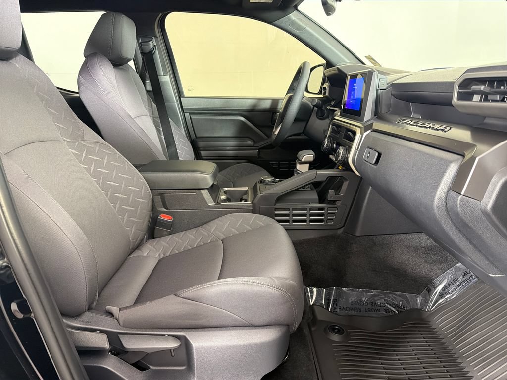 Used 2025 Toyota Tacoma SR5 AWD/4WD image 20