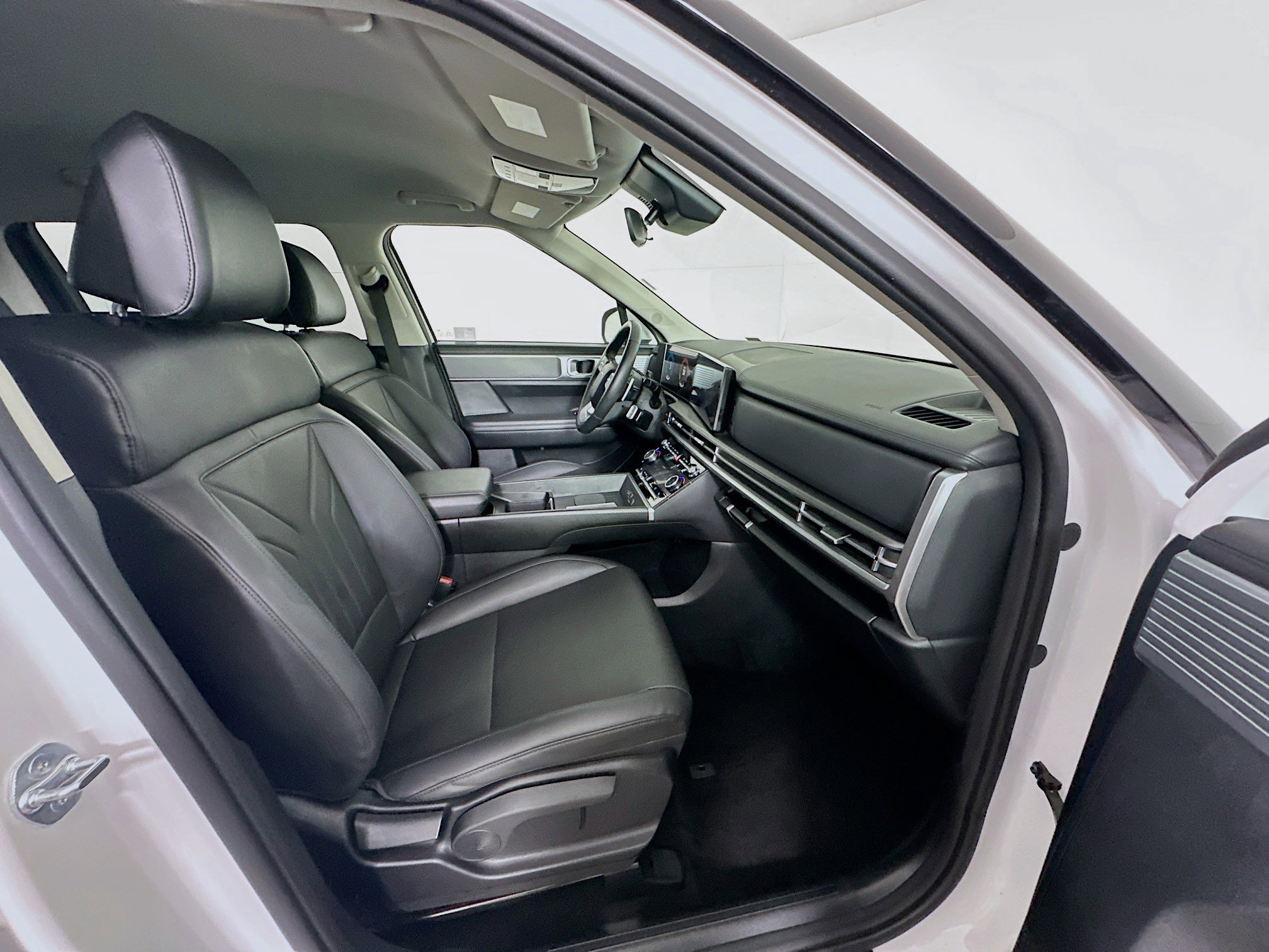 Used 2025 Hyundai Santa Fe SEL image 33