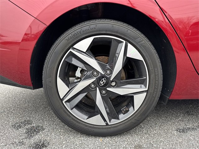 Certified 2023 Hyundai Elantra Limited image 17
