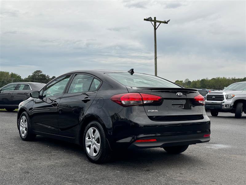 Used 2018 Kia Forte LX image 10