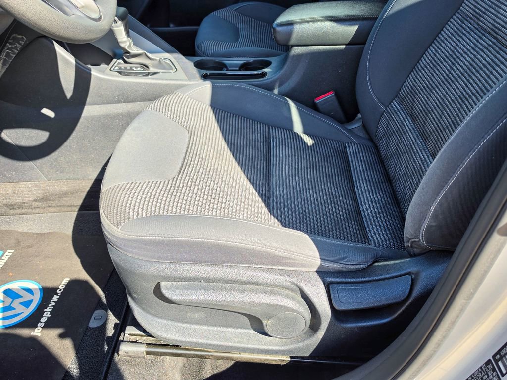 Used 2017 Kia Niro LX FWD image 12