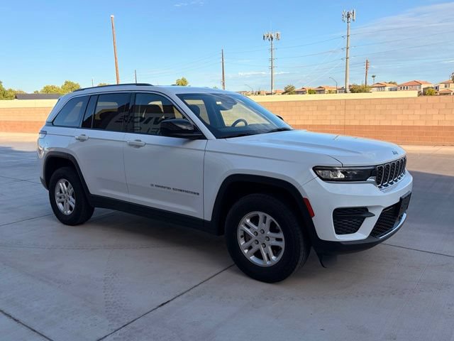 Certified 2023 Jeep Grand Cherokee Laredo RWD image 5