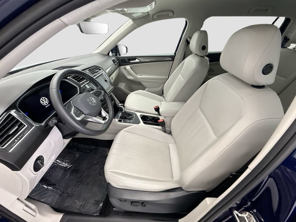Used 2023 Volkswagen Tiguan SE FWD image 17