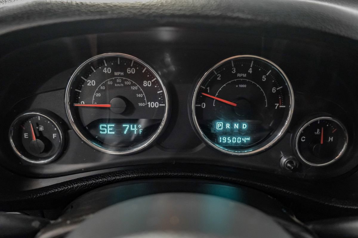 Used 2014 Jeep Wrangler Unlimited Rubicon w/ Connectivity Group image 18