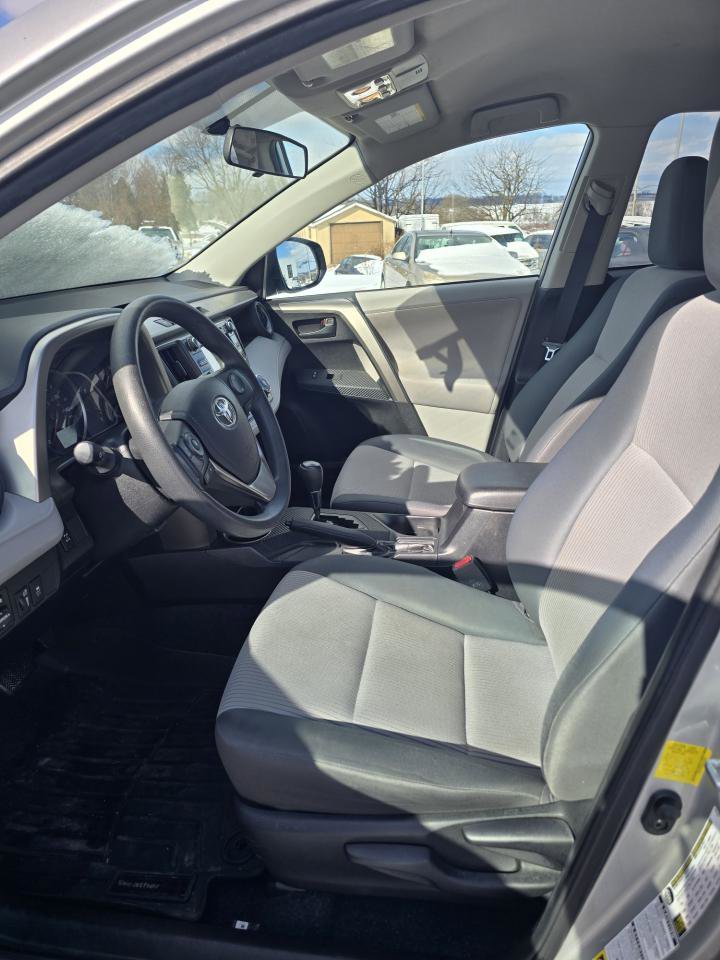 Used 2013 Toyota RAV4 LE image 4