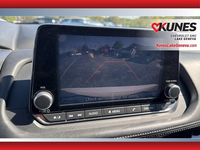 Used 2024 Nissan Rogue SV image 37