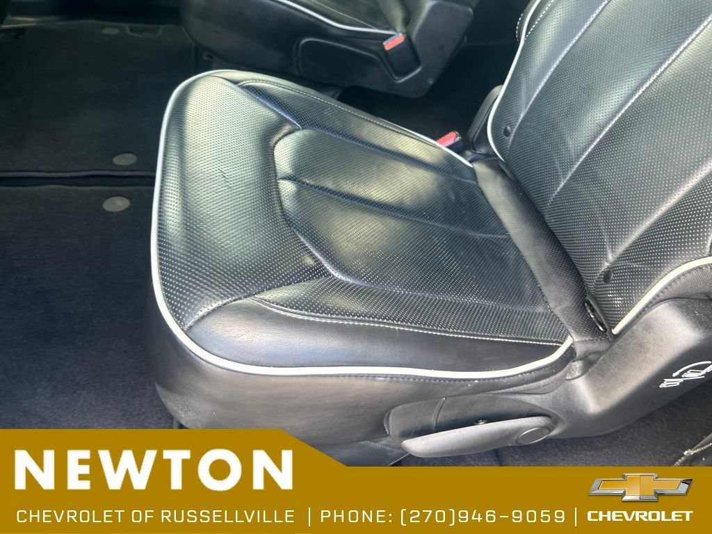 Used 2025 Chrysler Pacifica Limited FWD image 34