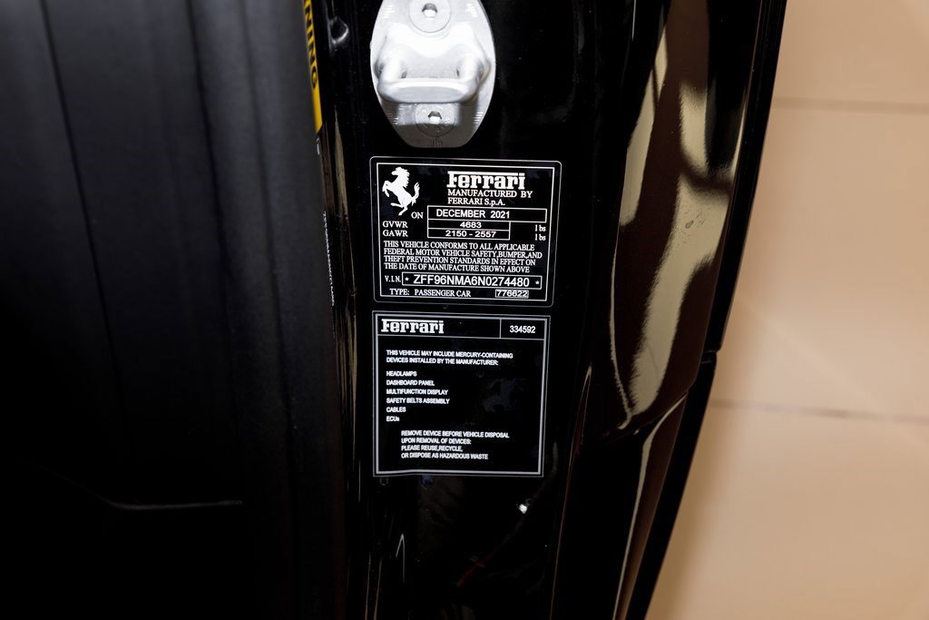 Used 2022 Ferrari SF90 Spider image 21