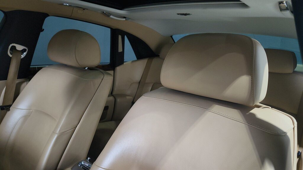 Used 2010 Rolls-Royce Ghost RWD image 31