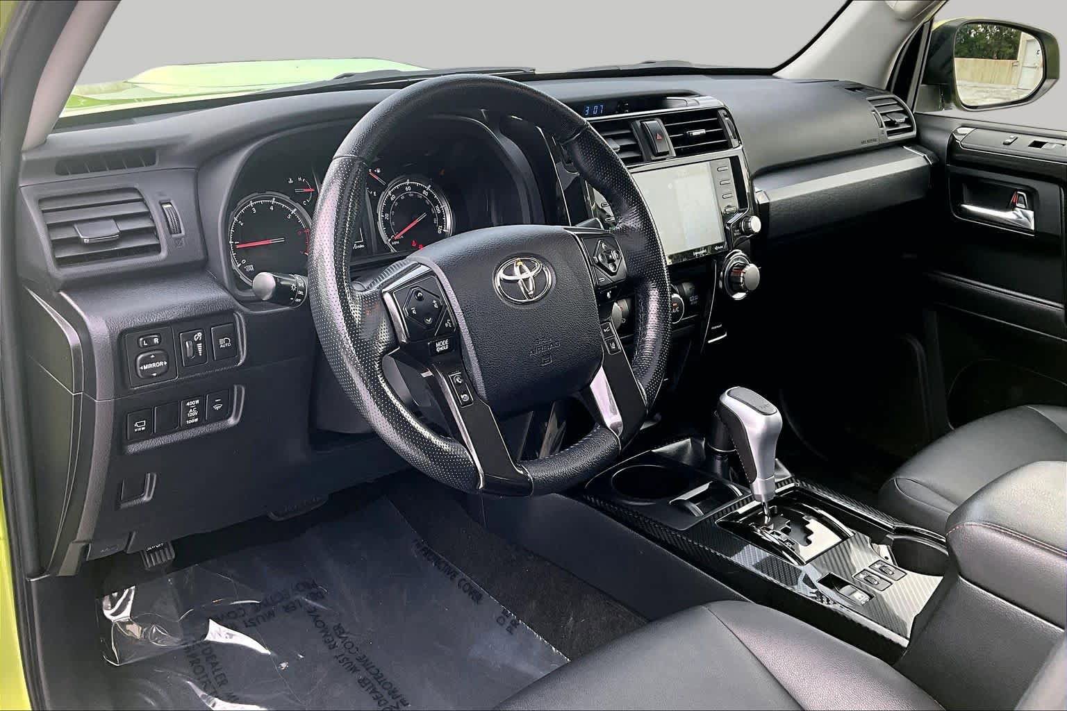Used 2023 Toyota 4Runner TRD Off-Road Premium w/ Off Road Premium Plus Package AWD/4WD image 17