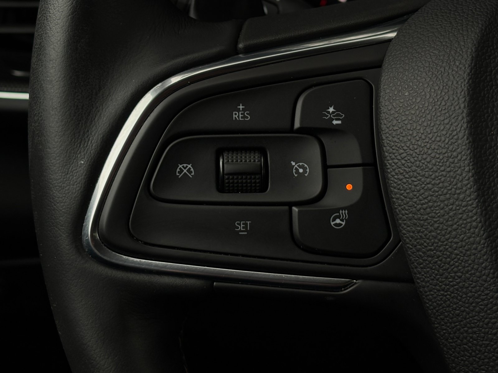 Used 2023 Buick Envision Essence w/ Sport Touring Package FWD image 27