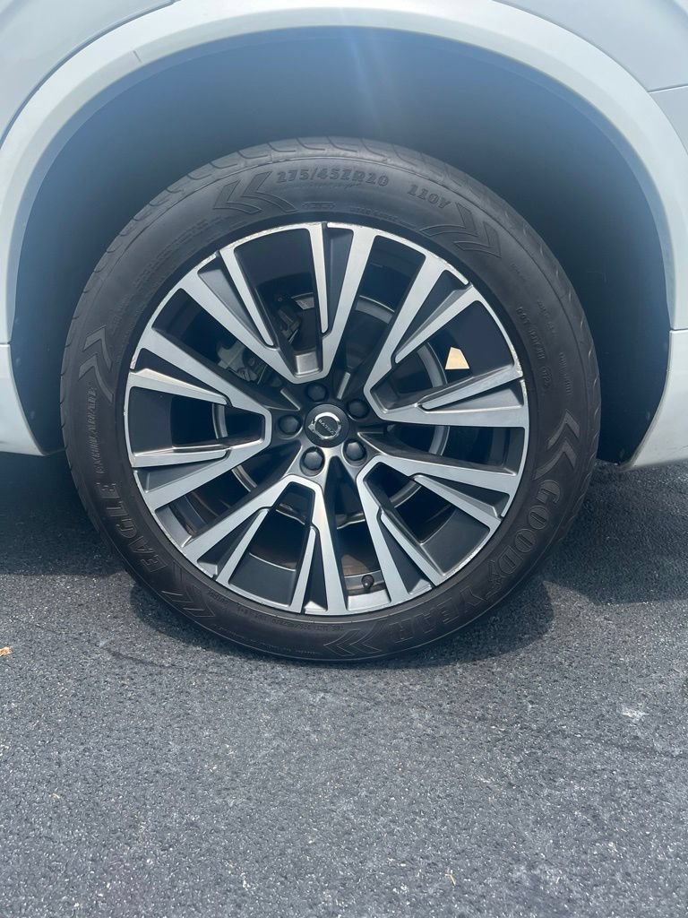 Used 2020 Volvo XC90 T5 Momentum w/ Protection Package Premier FWD image 7