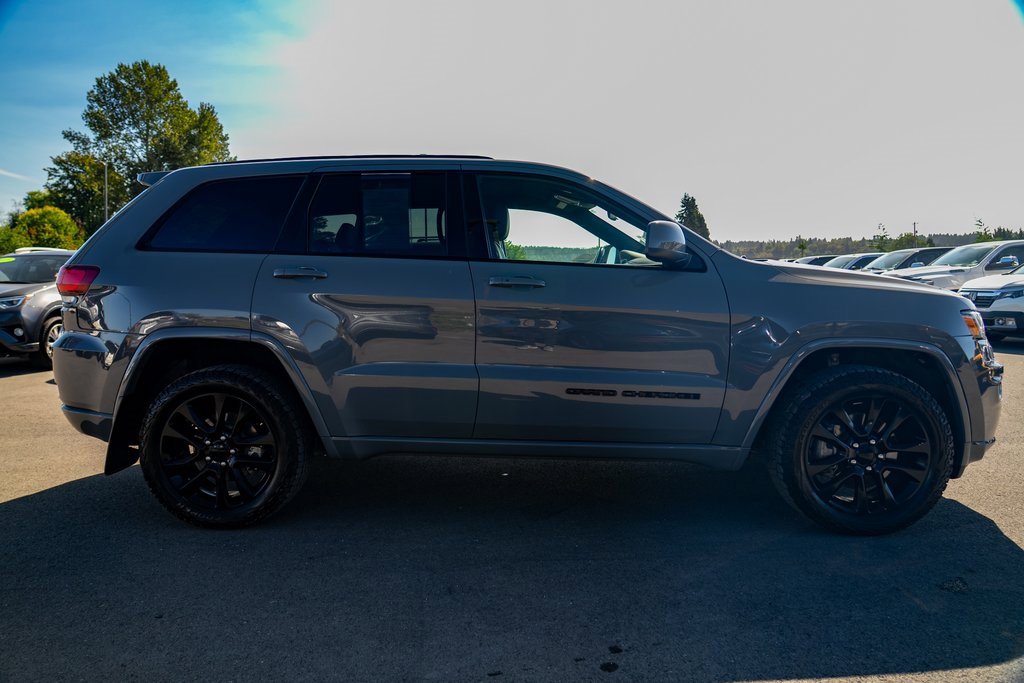 Used 2021 Jeep Grand Cherokee Laredo X image 9
