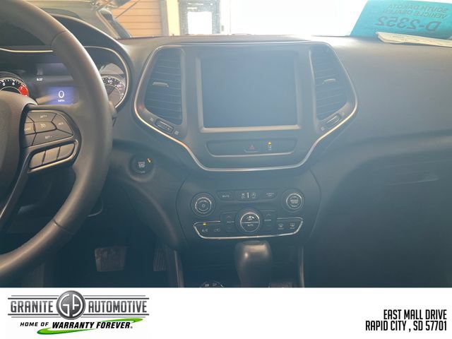 Used 2022 Jeep Cherokee Trailhawk w/ Trailer Tow Group AWD/4WD image 18