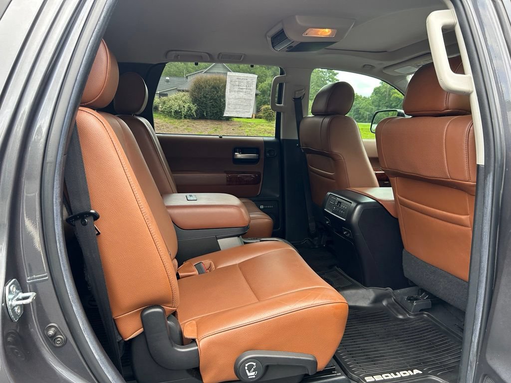Used 2022 Toyota Sequoia Platinum AWD/4WD image 53
