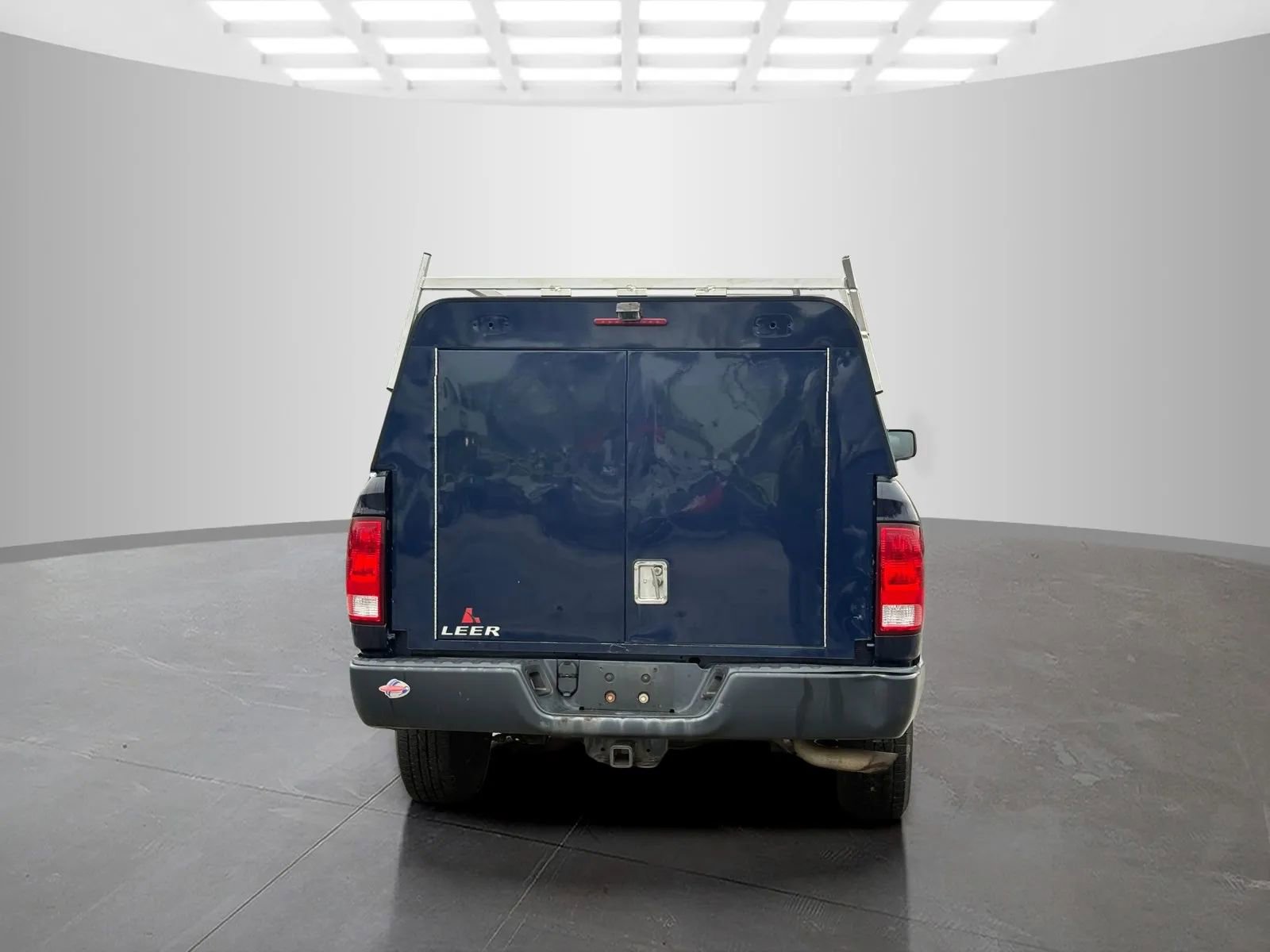 Used 2018 RAM 1500 SLT image 4