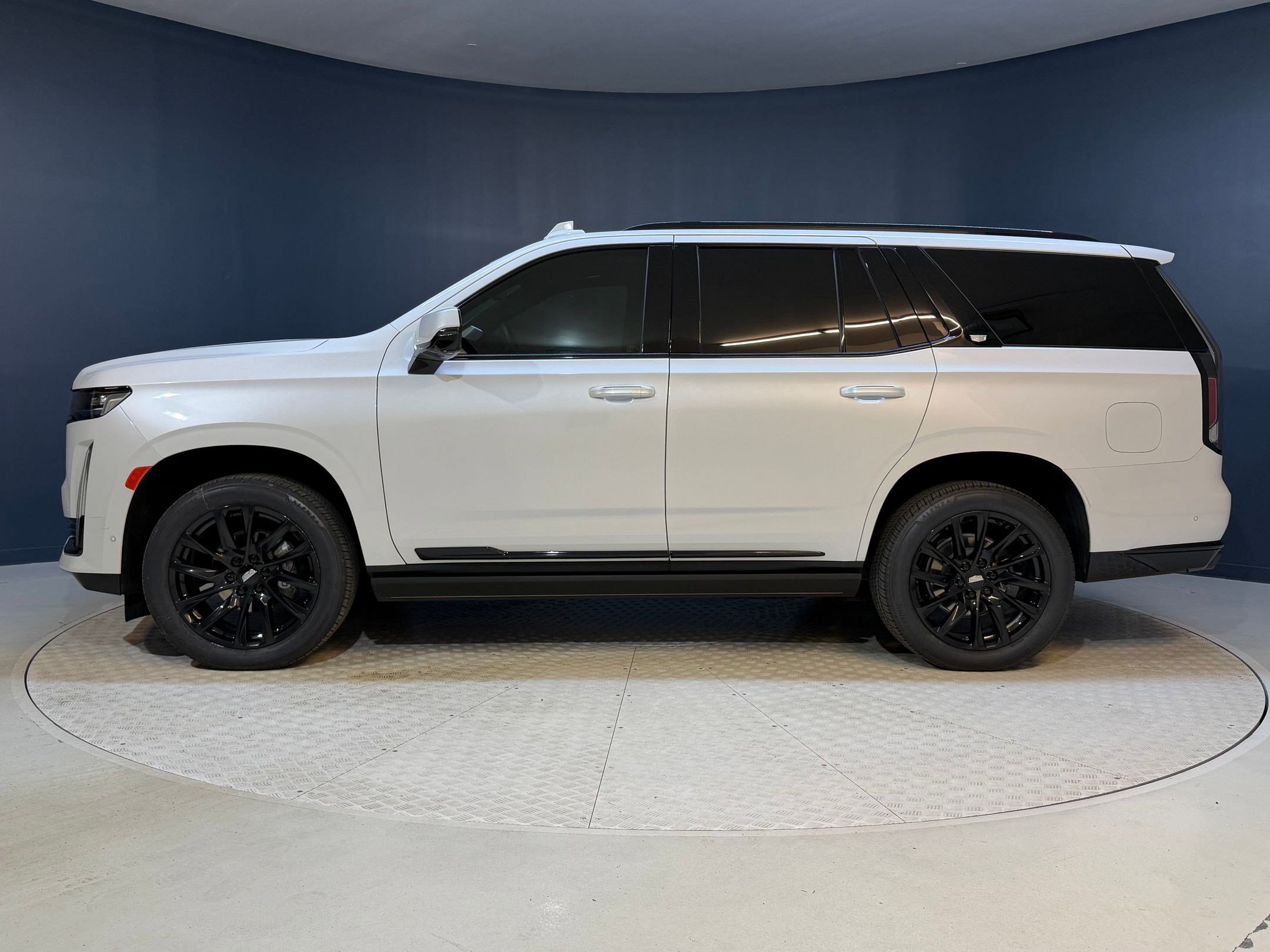 Certified 2024 Cadillac Escalade Sport Platinum w/ LPO, ONYX Package image 2