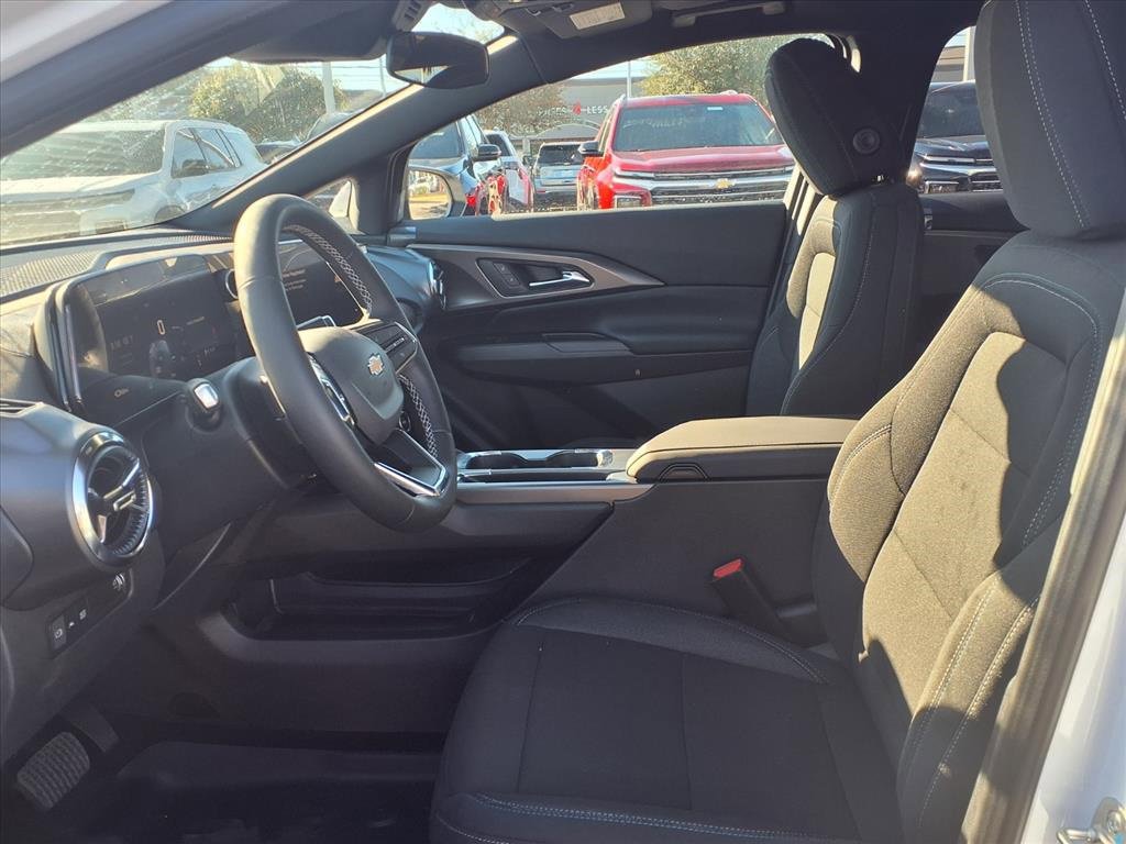 New 2026 Chevrolet Equinox EV LT image 12