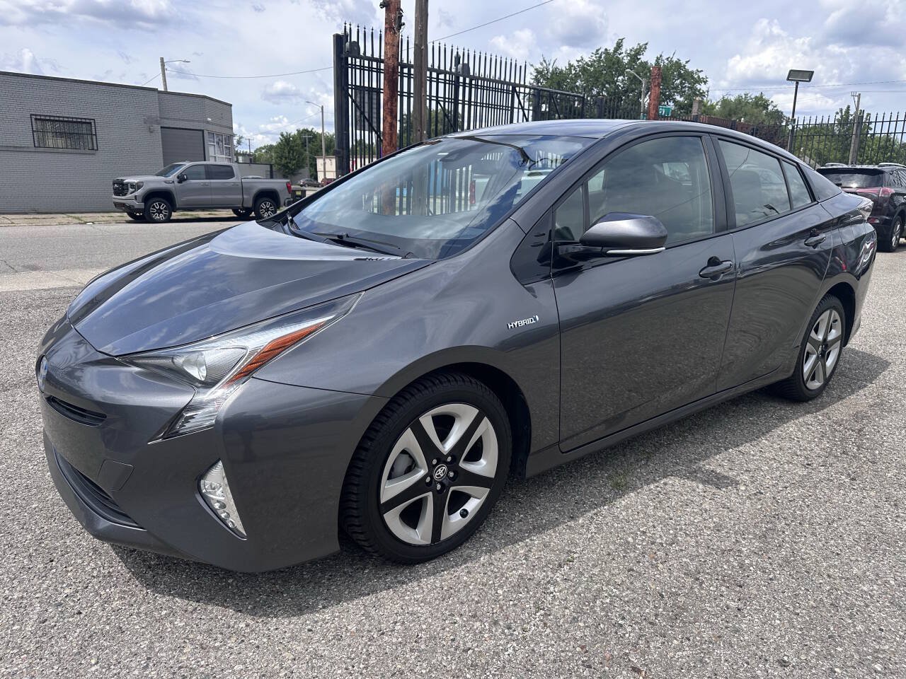 Used 2017 Toyota Prius Three Touring FWD image 3