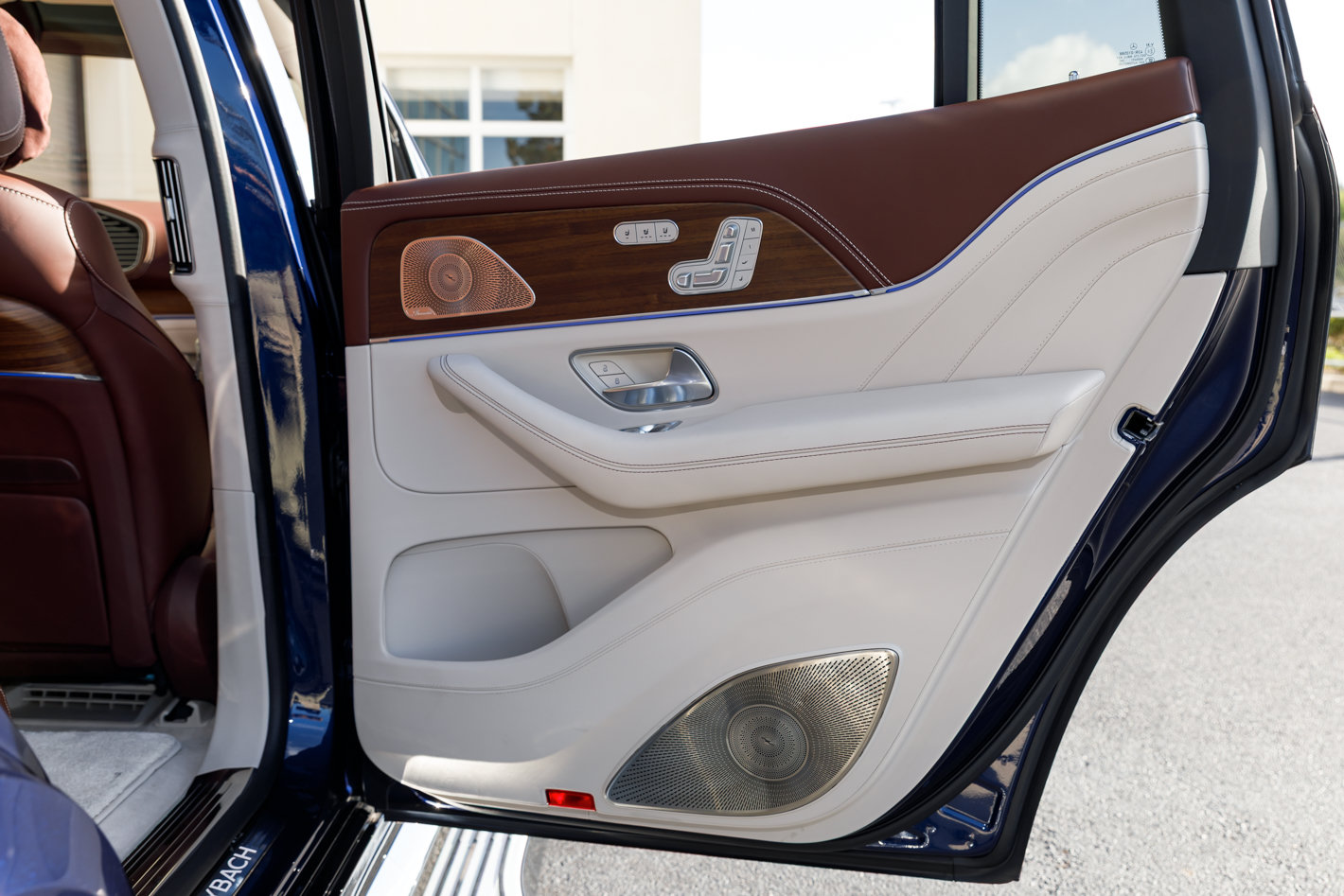 Used 2026 Mercedes-Benz Maybach GLS 600 4MATIC image 40