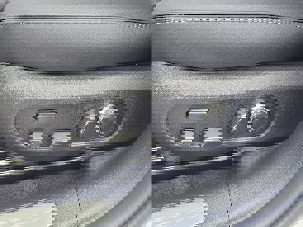 New 2026 Genesis GV60 Advance image 33