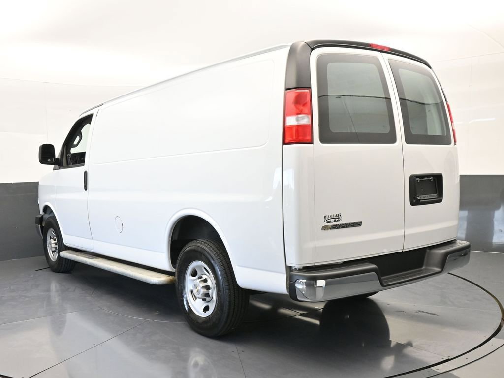 Used 2024 Chevrolet Express 2500 w/ Driver Convenience Package image 4