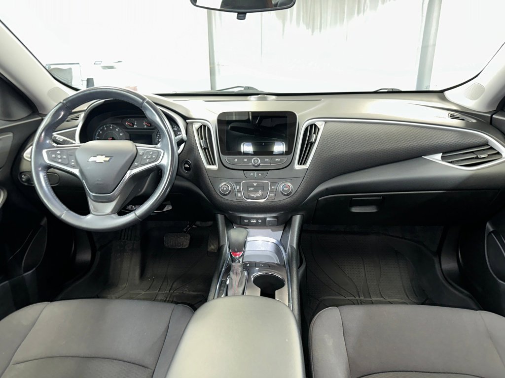 Used 2022 Chevrolet Malibu RS image 27