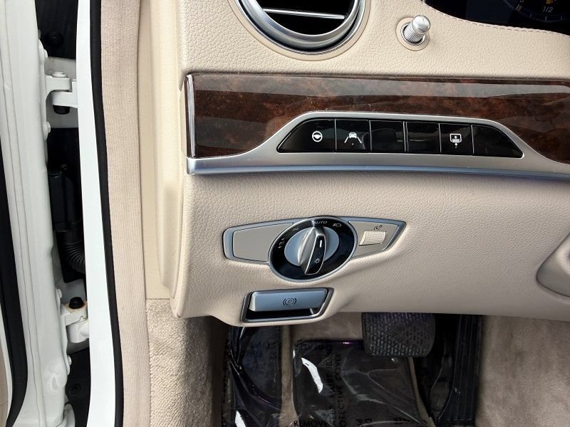 Used 2020 Mercedes-Benz S 560 Sedan image 36