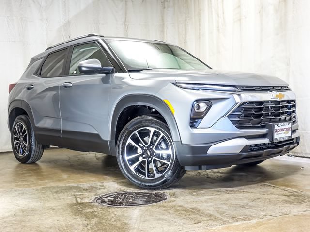 New 2026 Chevrolet TrailBlazer LT w/ LT Cold Weather Package AWD/4WD image 2