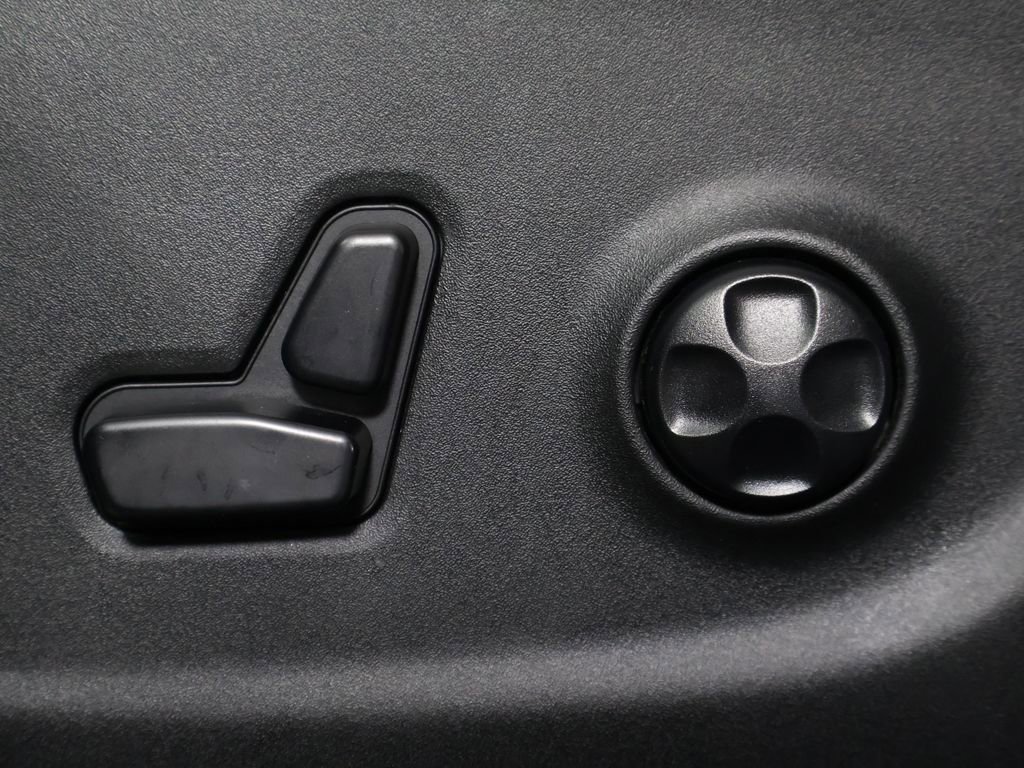 Used 2021 Jeep Cherokee Limited image 29