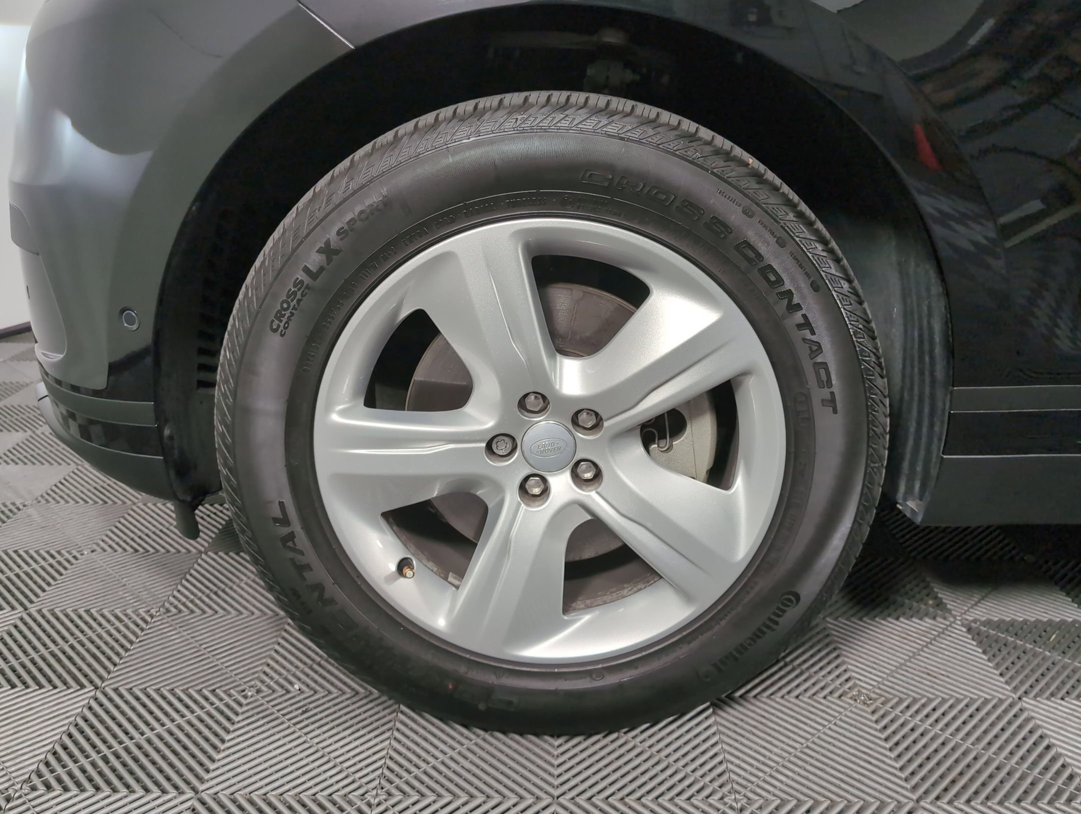 Used 2025 Land Rover Range Rover Velar S image 10