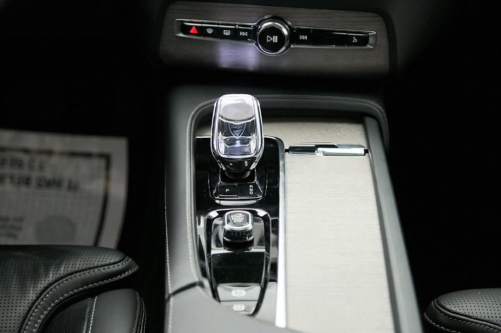 Certified 2023 Volvo XC90 T8 Ultimate w/ Protection Package AWD/4WD image 34