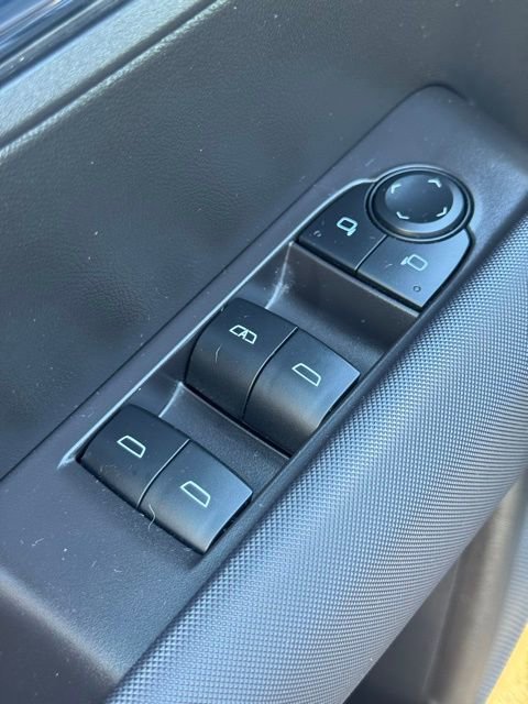 Used 2025 Chevrolet Colorado Z71 w/ Technology Package image 17