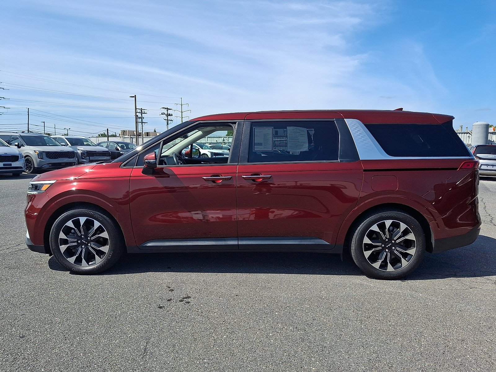Used 2024 Kia Carnival EX FWD image 7
