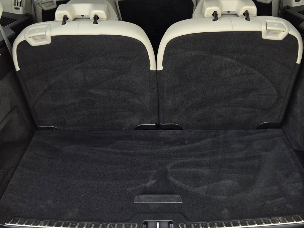 Used 2023 Volvo XC90 B6 Plus image 10