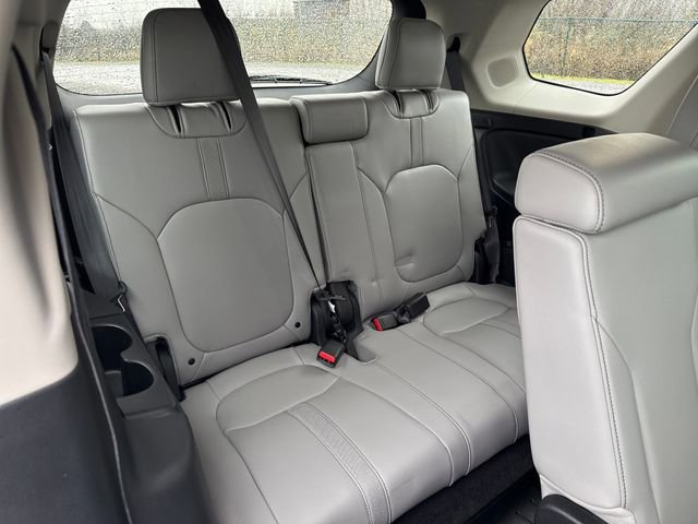 Used 2024 Honda Pilot Touring image 16