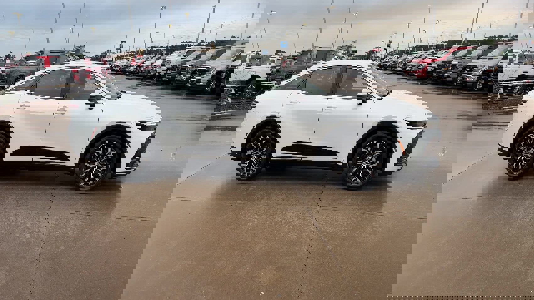 Used 2023 Toyota Crown XLE image 9