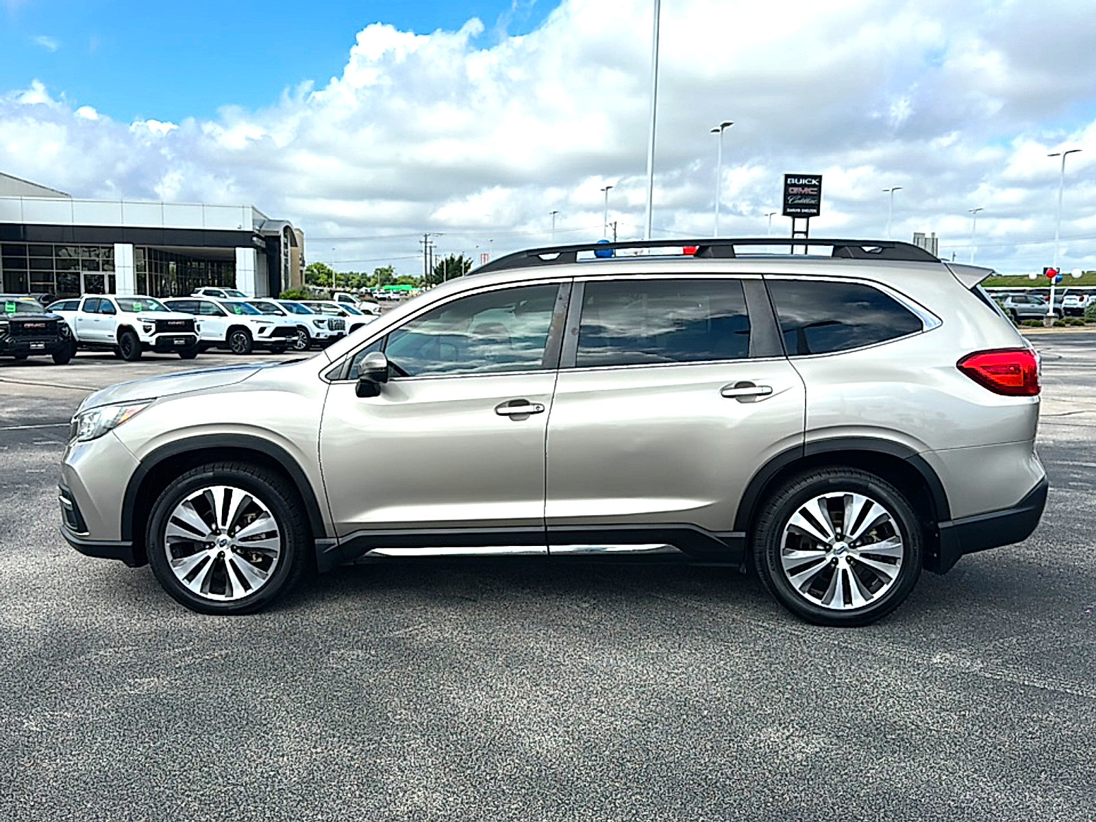 Used 2020 Subaru Ascent Limited w/ Technology Package AWD/4WD image 5