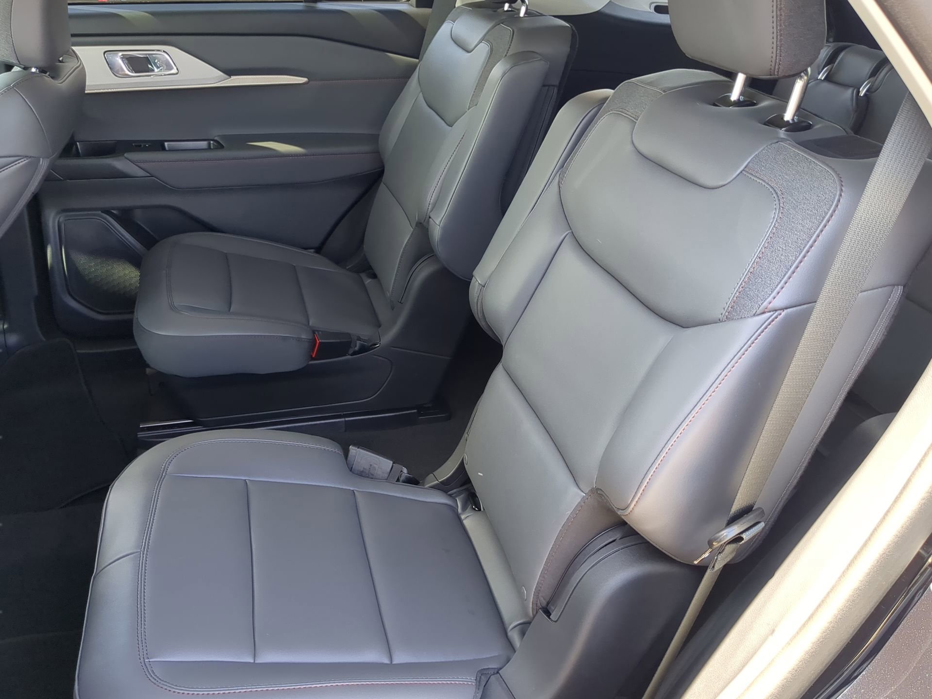 New 2025 Ford Explorer Active w/ Active Comfort Package image 50